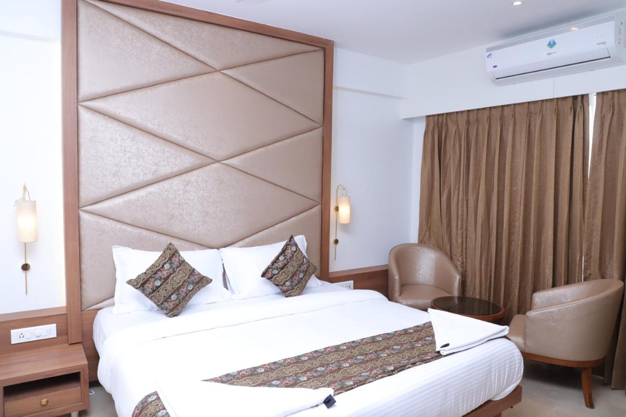 Shikin Hotels Наві-Мумбаї Екстер'єр фото