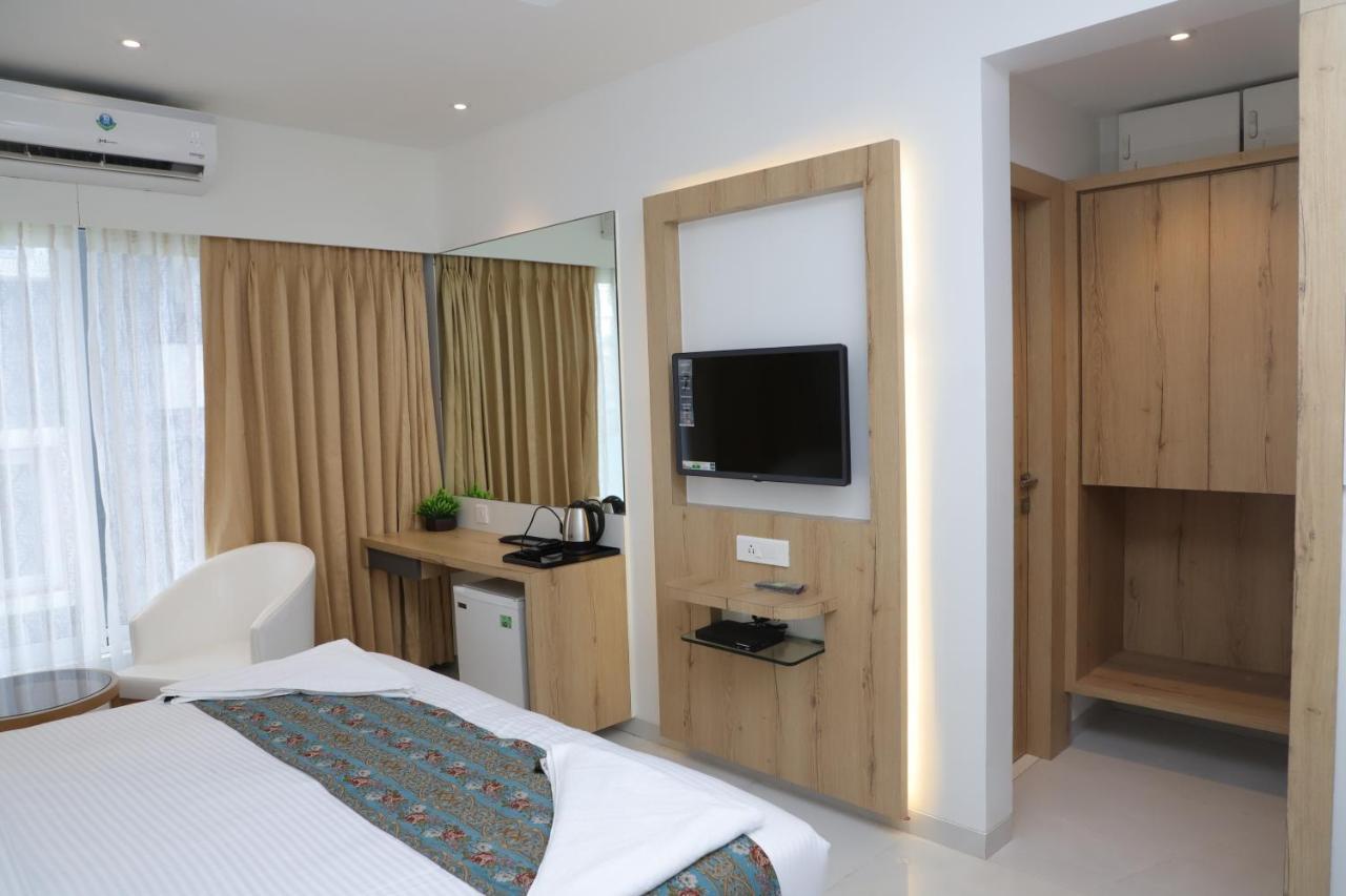 Shikin Hotels Наві-Мумбаї Екстер'єр фото